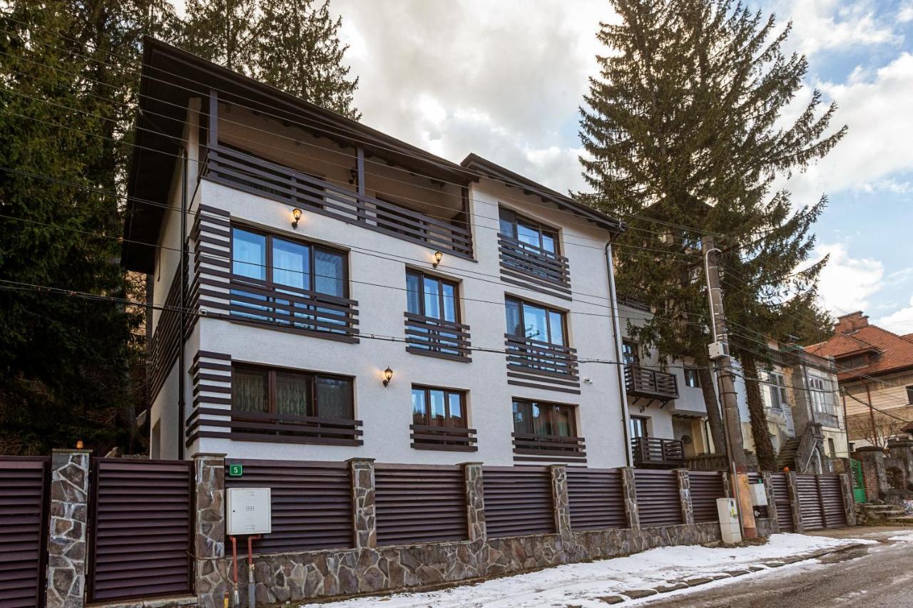 Vila Imperial Bed & Breakfast Sinaia Bagian luar foto