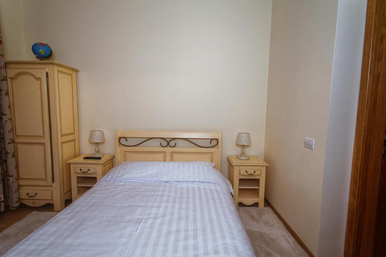 Vila Imperial Bed & Breakfast Sinaia Bagian luar foto