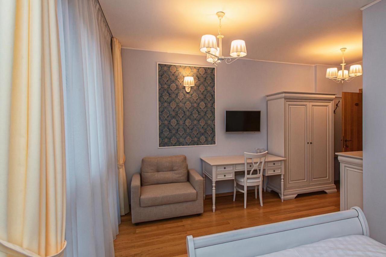 Vila Imperial Bed & Breakfast Sinaia Bagian luar foto