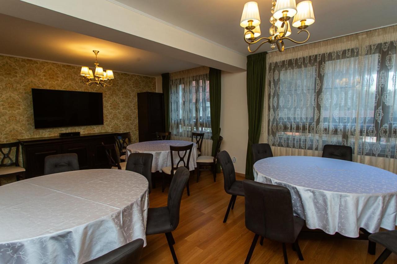 Vila Imperial Bed & Breakfast Sinaia Bagian luar foto
