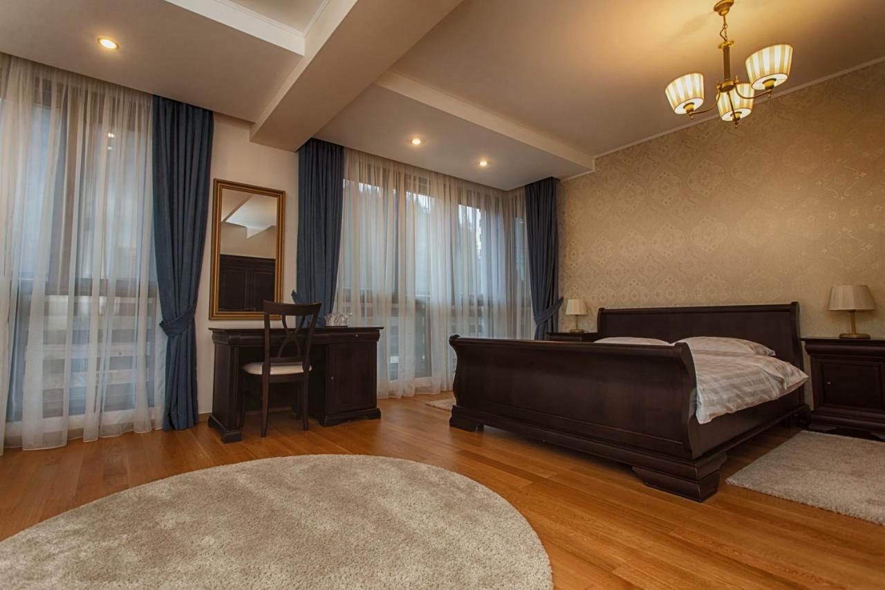 Vila Imperial Bed & Breakfast Sinaia Bagian luar foto