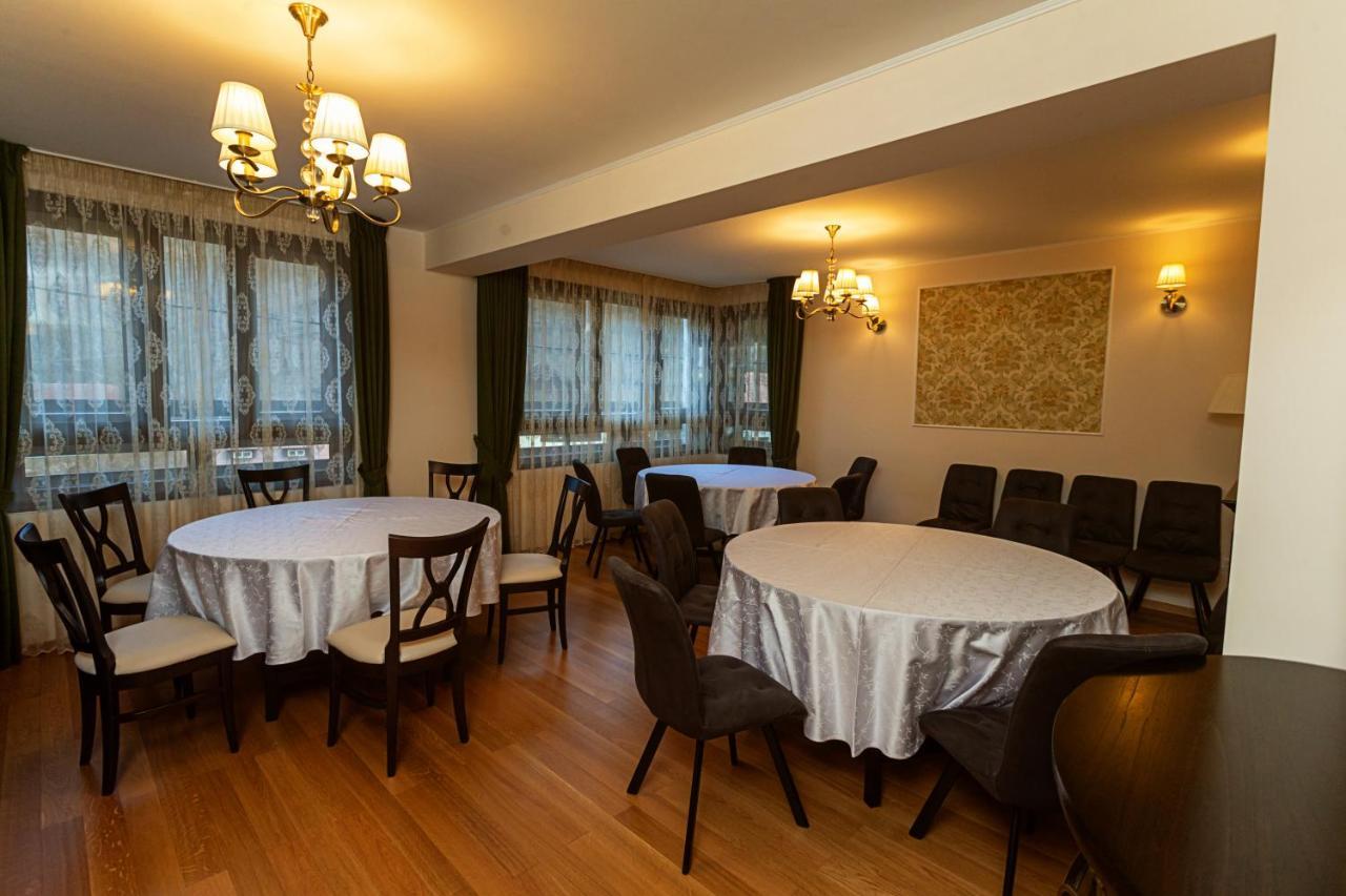 Vila Imperial Bed & Breakfast Sinaia Bagian luar foto