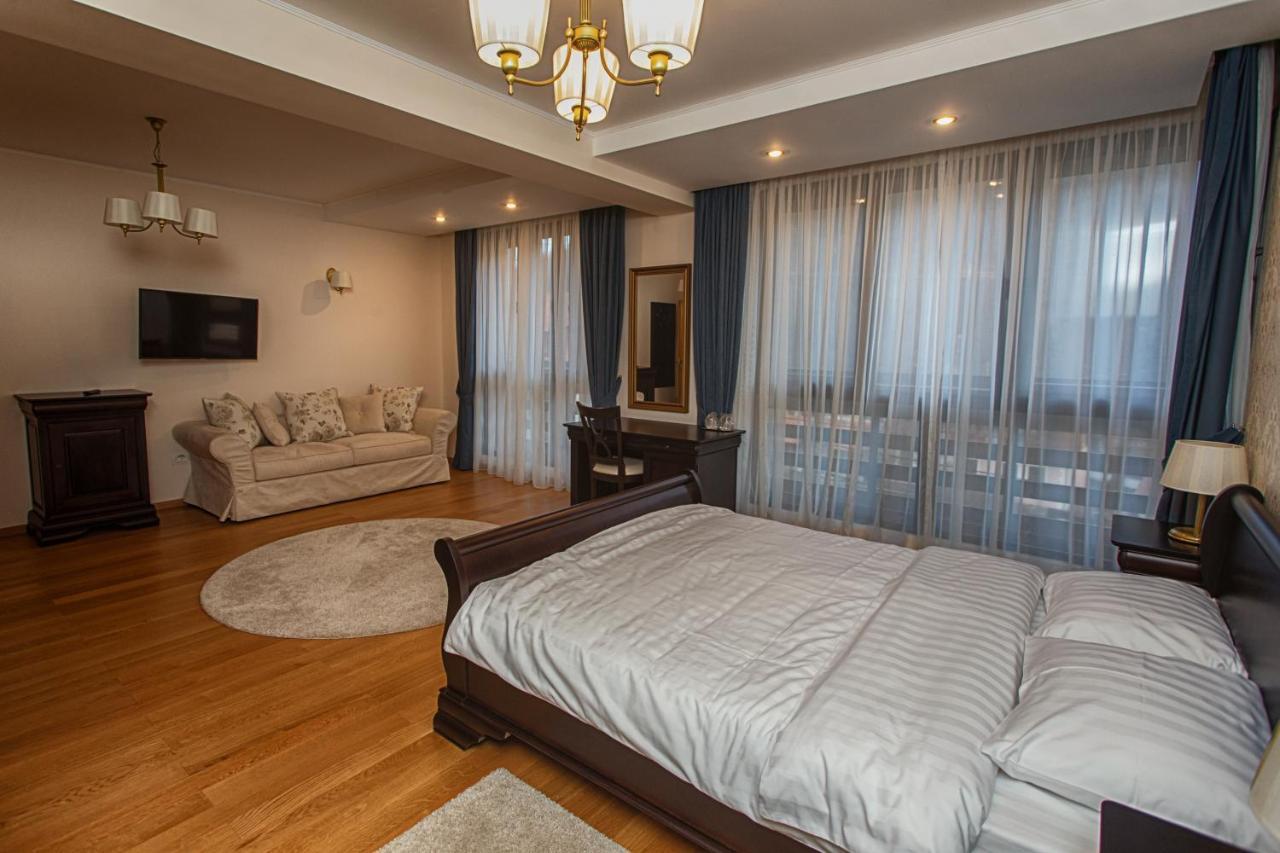 Vila Imperial Bed & Breakfast Sinaia Bagian luar foto