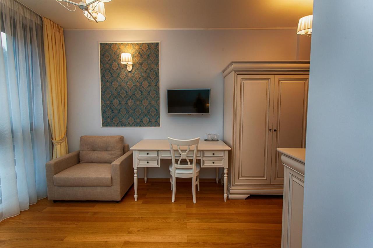 Vila Imperial Bed & Breakfast Sinaia Bagian luar foto